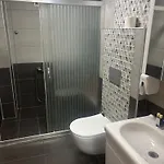 Duum Gazde/Camere de închiriat